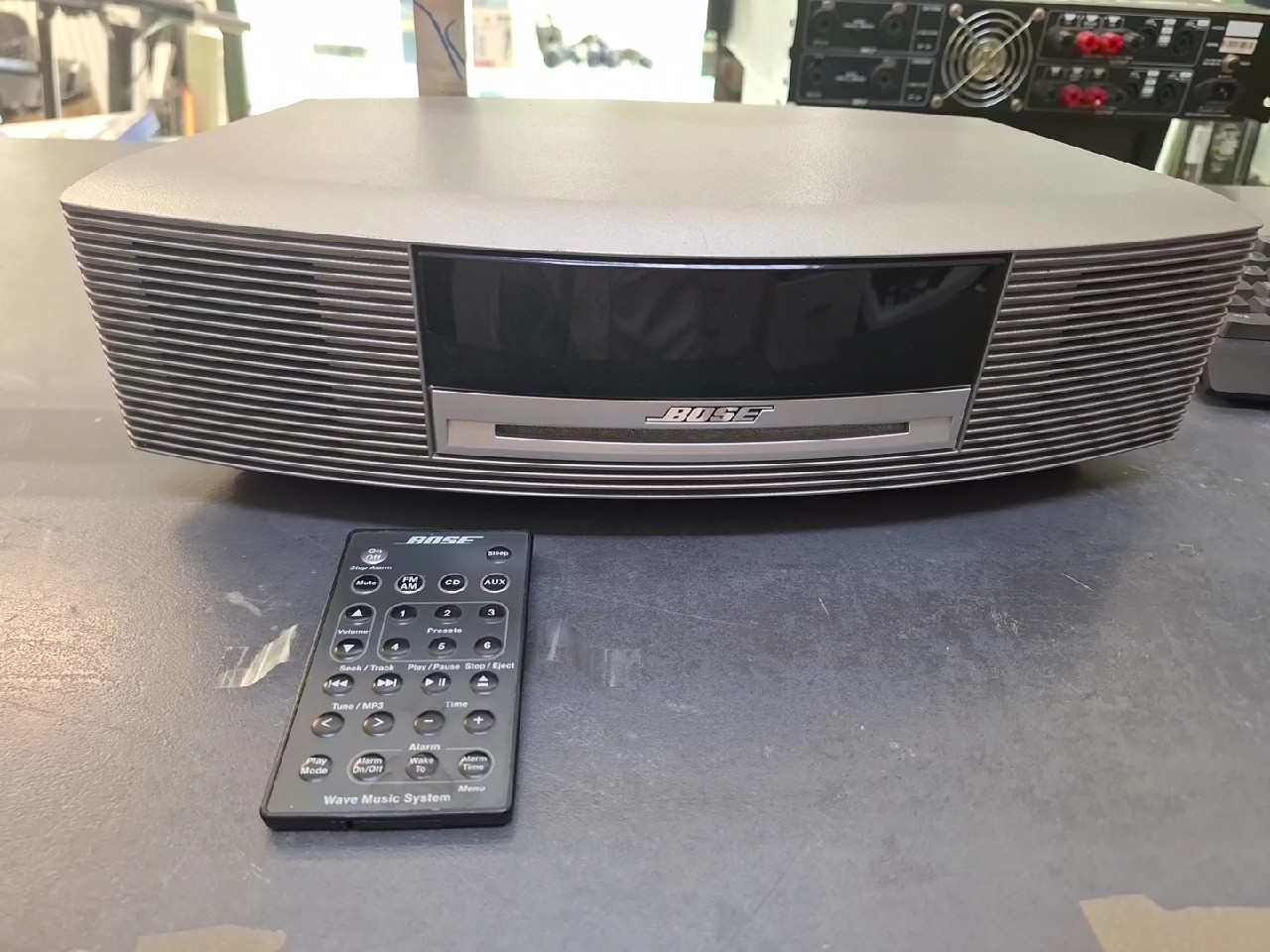 Bose Wave Music System Grau, CD-Player, UKW | MW-Radio, AUX-Eingang, Digitalwecker, Kratzer auf Gehäuse, Inkl. Fernbedienung | Zustand: Gut – Bild 5