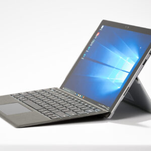 Microsoft Surface Pro 4 2015 Silber, Intel Core i5-6300U 4GB RAM Windows 10 Pro mit Ladegerät   | Zustand: Stark Gebraucht | Farbe: schwarz
