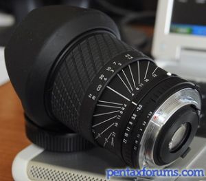 Sigma 21-35mm F3.5-4.2 Zoom Gamma, Vintage Weitwinkel-Zoomobjektiv mit flexibler Brennweite, robustem MetalLadegerätehäuse und hoher optischer Leistung für analoge und kompatible Kameras. | Zustand: Sehr Gut
