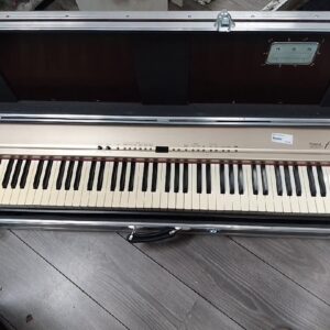 Roland FP-3 Digitalpiano Champagner, Digitalpianos mit 88 Tasten, Hammermechanik und integriertem Flightcase bzw. Koffer. | Zustand: Gut