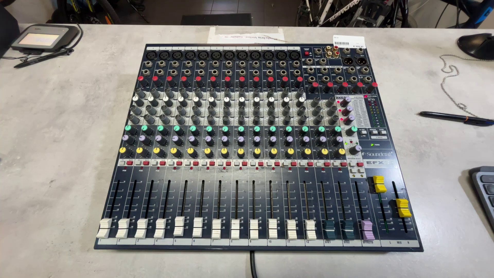 Soundcraft EFX12 Mischpult, 12-Kanal Analog-Mischpult mit integriertem 24-Bit Lexicon Effektprozessor, 32 FX-Presets.. | Zustand: Gut