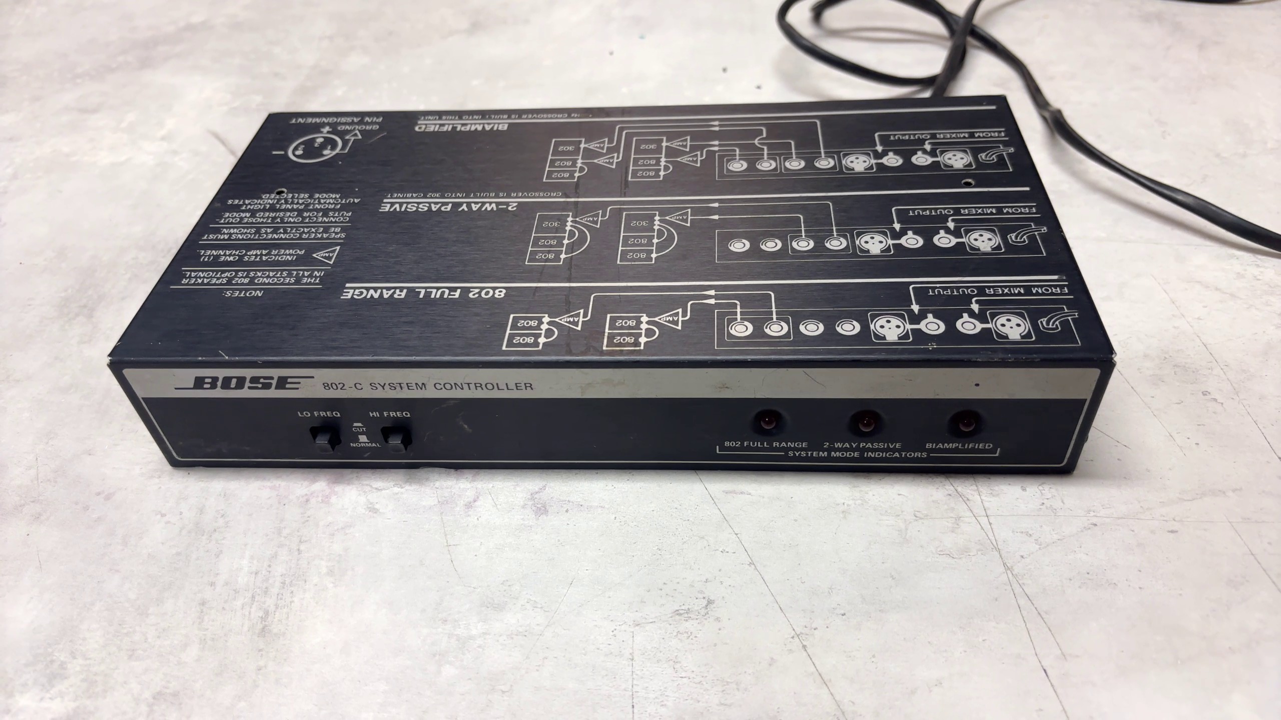 Bose 802-C System Controller Schwarz, Aktiver System-Equalizer und Frequenzweiche für Bose 802 Lautsprecher mit XLR- und Klinkenanschlüssen. | Zustand: Sehr Gut