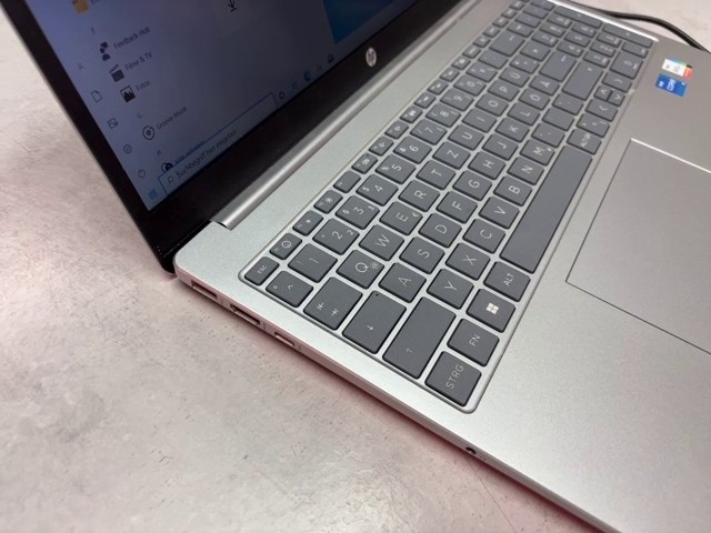 HP Laptop 15-fd0900ng, Silber, Intel Core i5-1335U, 8GB RAM, 512GB SSD, 15,6 Zoll Full HD Display, Windows 10 | Zustand: Sehr Gut – Bild 3