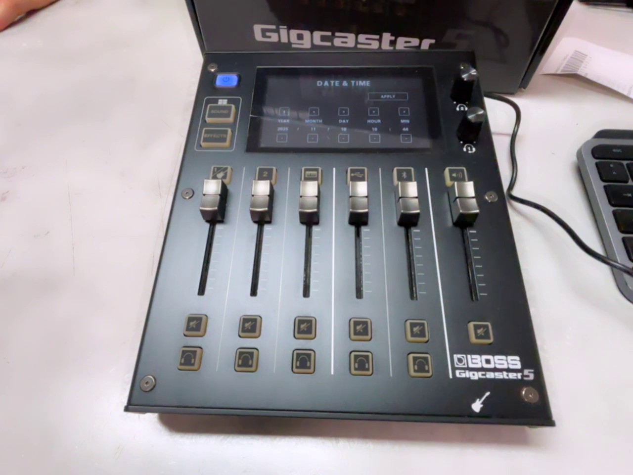 Boss Gigcaster 5 Schwarz, Streaming-Mixer für Musiker, integrierte Effekte, Touchscreen, in OVP | Zustand: Sehr Gut – Bild 4