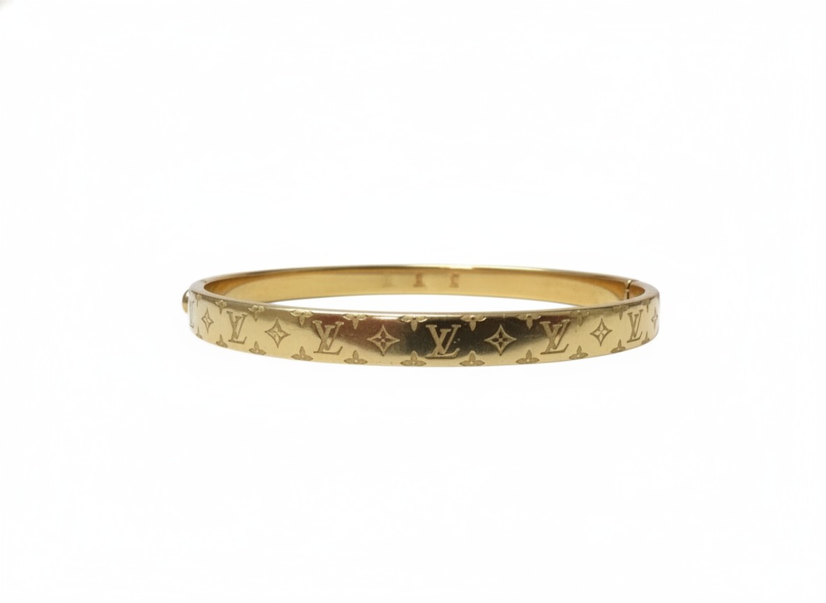 Louis Vuitton Nanogram Armreif Gold Größe S M1029M, Metall mit Gold-Finish, Monogram-Gravur, Zubehör: Box, Rechnung, Staubbeutel | Zustand: Sehr Gut | Farbe: gelb