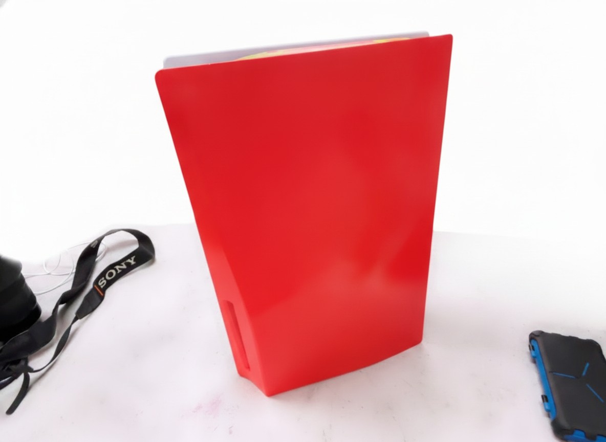 Sony PlayStation 5 Disc Edition 825GB, Inklusive 2TB SSD Erweiterung und bunter Custom-Design-Seitenplatten in Grün, Rot und gemustert. | Zustand:: Sehr Gut | Farbe: weiss – Bild 4
