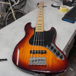 Sire Marcus Miller V7 5-string Tobacco Sunburst, 5-Saiter E-Bass, Sumpfesche Korpus, Ahornhals und -grifFernbedienungrett, aktive Marcus Heritage-3 Elektronik | Zustand: Sehr Gut