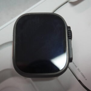 Apple Watch Ultra 2 Titan Schwarz, Weiß, Smartwatch mit 49 mm Gehäuse in Schwarz und weißem Armband | Zustand: Sehr Gut | Farbe: schwarz