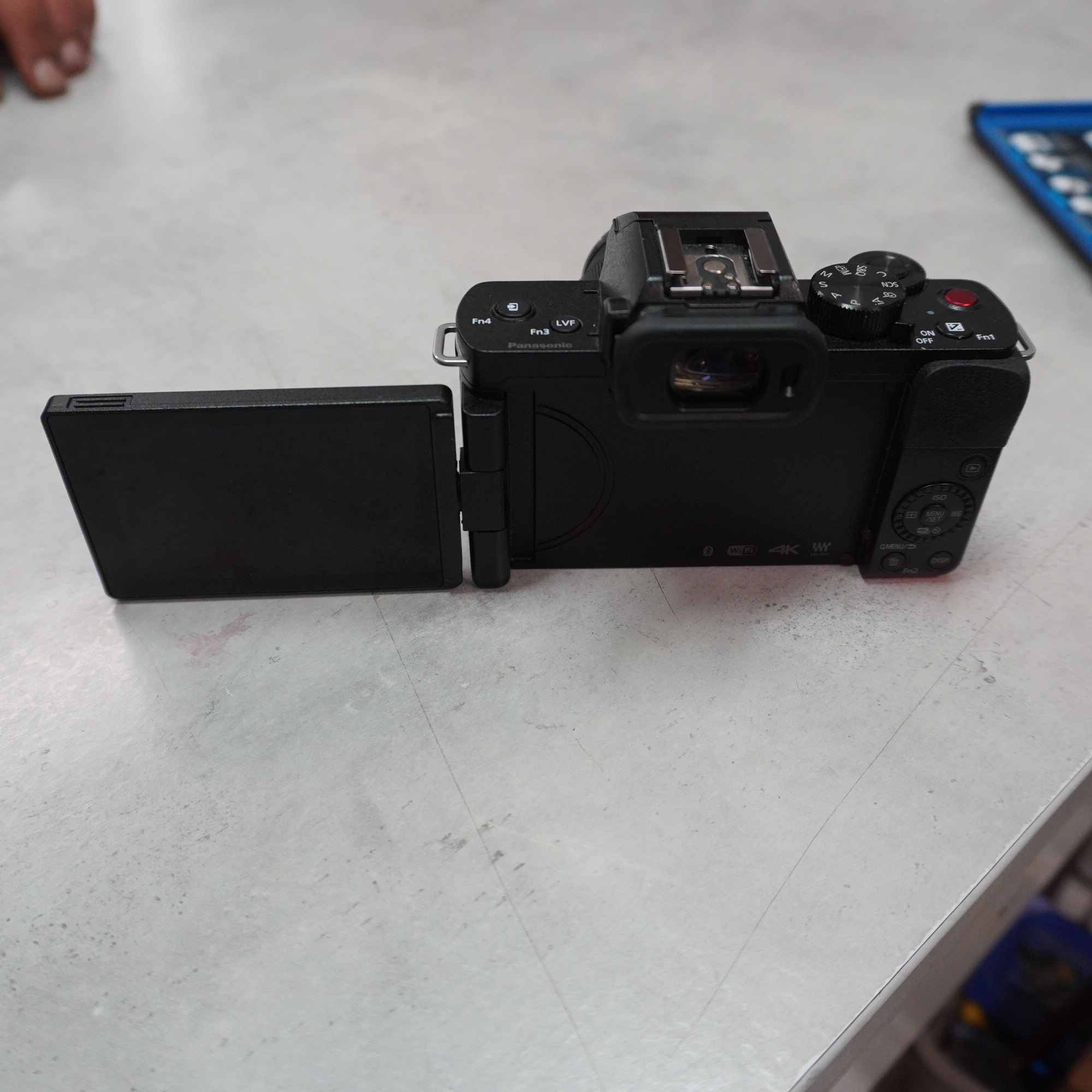 Panasonic Lumix G110 2020 Schwarz, Kompakte Vlogging-Systemkamera mit 20 MP, 4K-Video und drehbarem Touchscreen für Content Creator. | Zustand: Gut – Bild 4