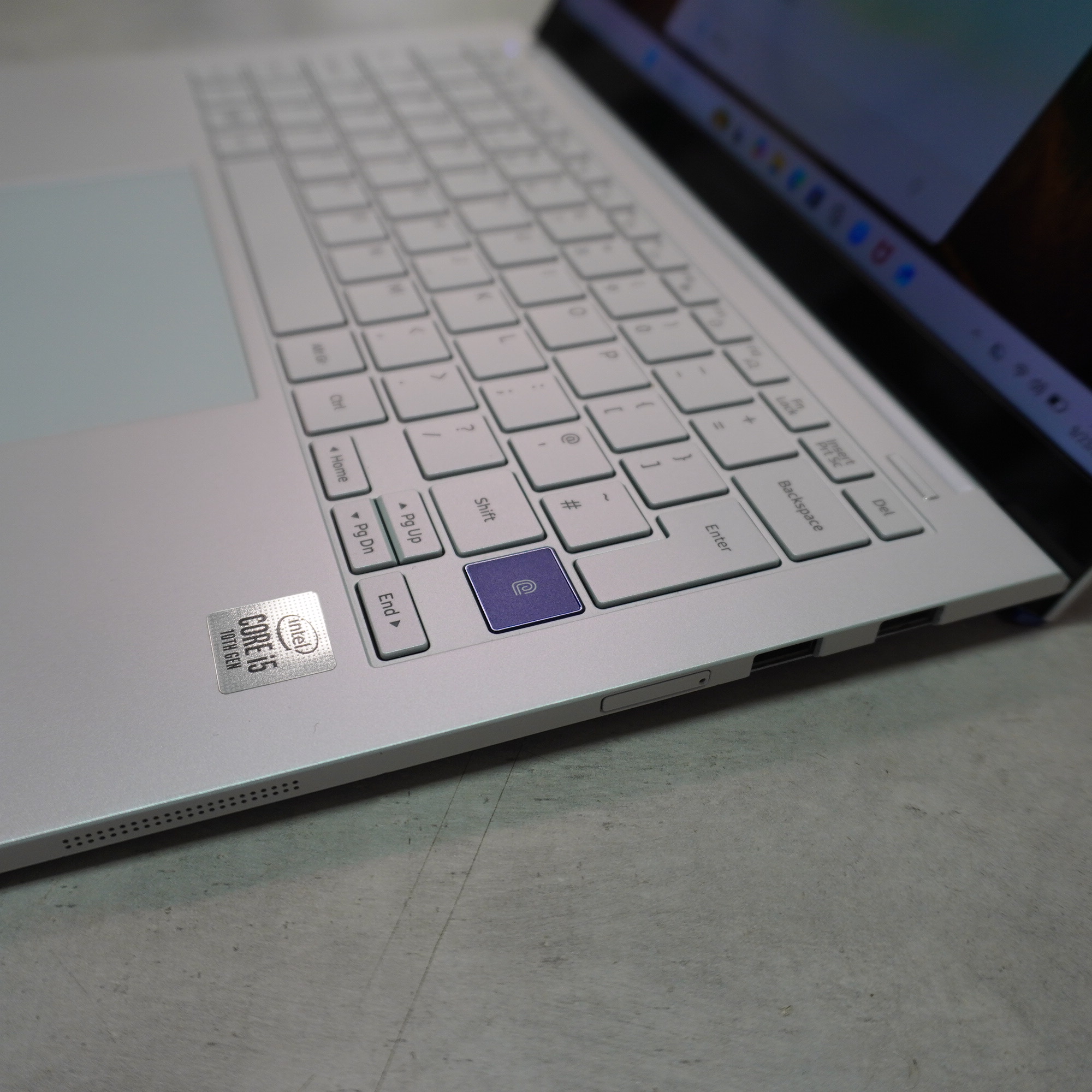 Samsung Galaxy Book Ion 13.3 Silber 2020, Core i5-10210U, 8GB RAM, 512GB SSD, QLED, Windows, Originales Ladegerät nicht dabei, nur USB-Ladegerät | OVP | Zustand: Gut – Bild 5