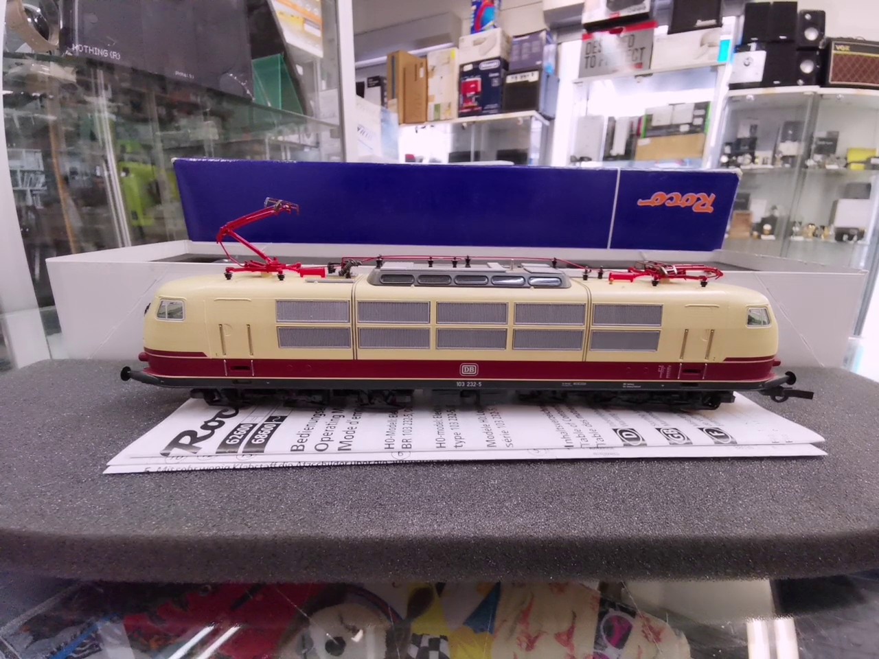 Roco E-Lok BR 103 232-5 DB beige/rot, H0 Modell, Epoche IV, langer Führerstand, ohne Schürzen, in OVP mit Anleitung. | Zustand: Wie Neu – Bild 2