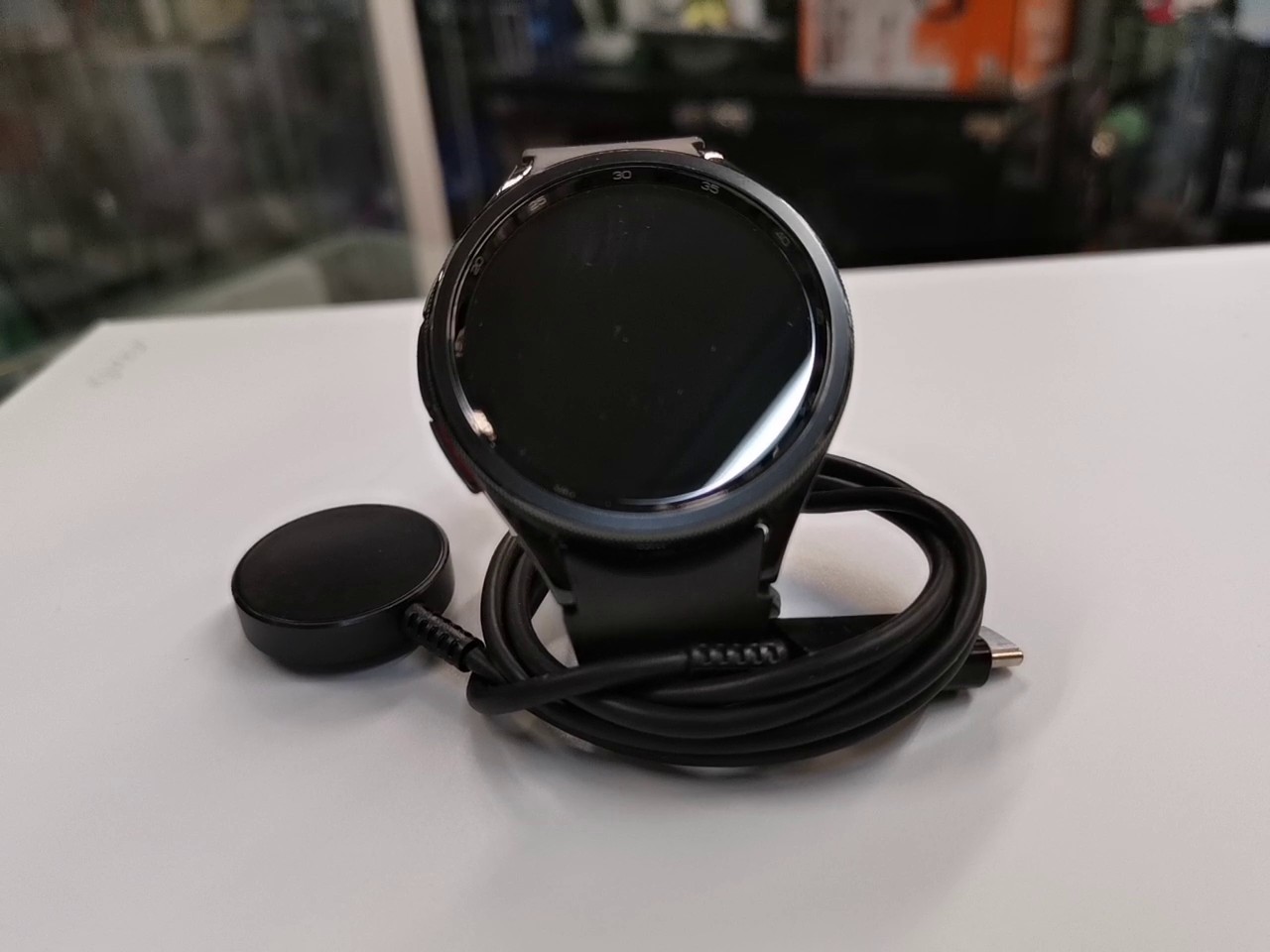 Samsung Galaxy Watch 6 Classic 43mm schwarz, Smartwatch mit Bluetooth und Ladegerät in klassischem Design mit drehbarer Lünette. | Zustand: Sehr Gut – Bild 4