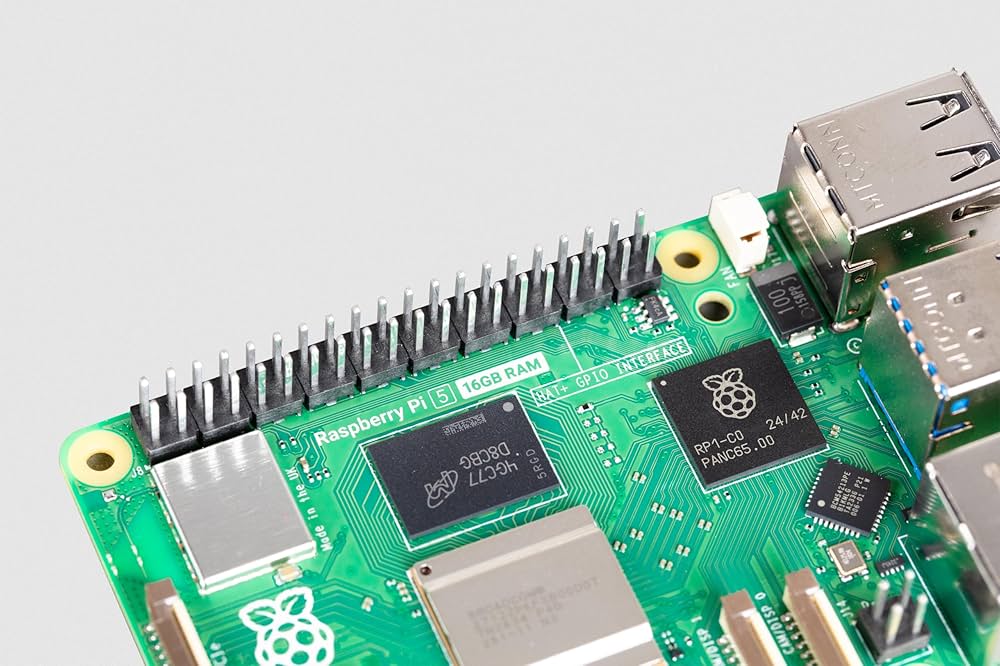 Raspberry Pi 5 Modell B 16GB RAM Kit, Inklusive Originalverpackung, rotem Gehäuse mit Lüfter, Netzteil, Kabeln und 128GB Speicherkarte. | Zustand: Neu – Bild 2