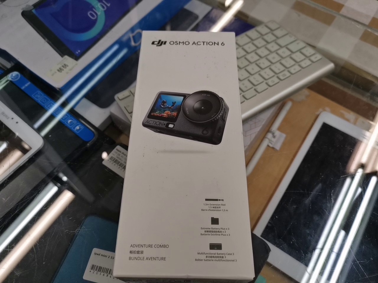 DJI Osmo Action 6, grau, Adventure Combo, OVP, 1 | 1,1 Zoll Quadretsensor, variable Blende, 50 GB Speicher | Zustand: Neu – Bild 3