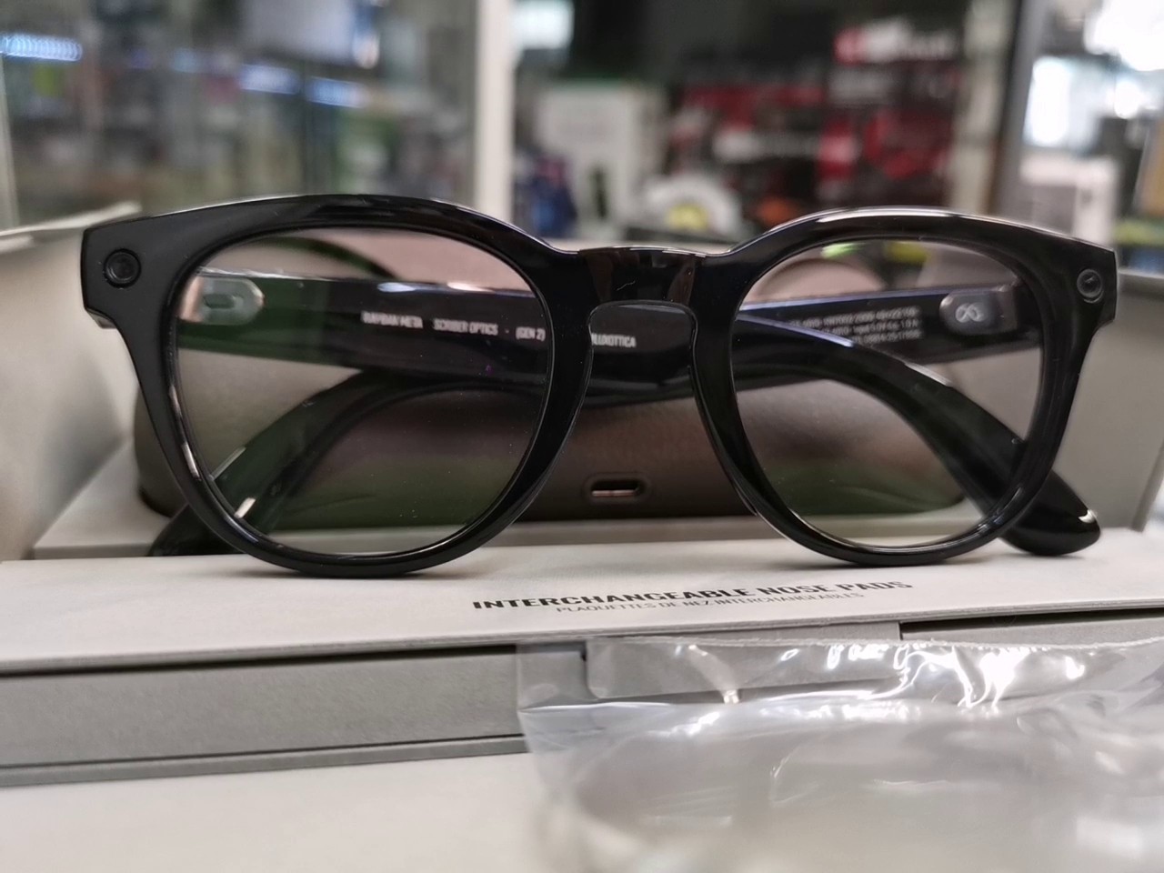 Ray-Ban Meta Scriber Optics 2000 Schwarz, Intelligente Gen 2 AI-Brille mit 12-MP-Kamera, Open-Ear-Audio, Wechsellast-Nasenpads, Neu in OVP | Zustand: Neu – Bild 4