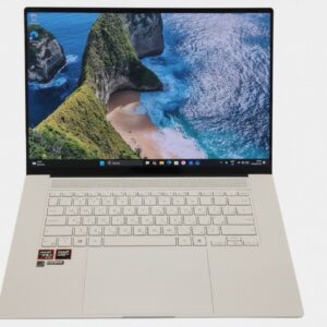 Asus Zenbook S 16 UM5606 2024 Weiß, AMD Ryzen AI 9 HX 370, 32GB RAM, 1TB SSD, Radeon 890M | Zustand: Sehr Gut