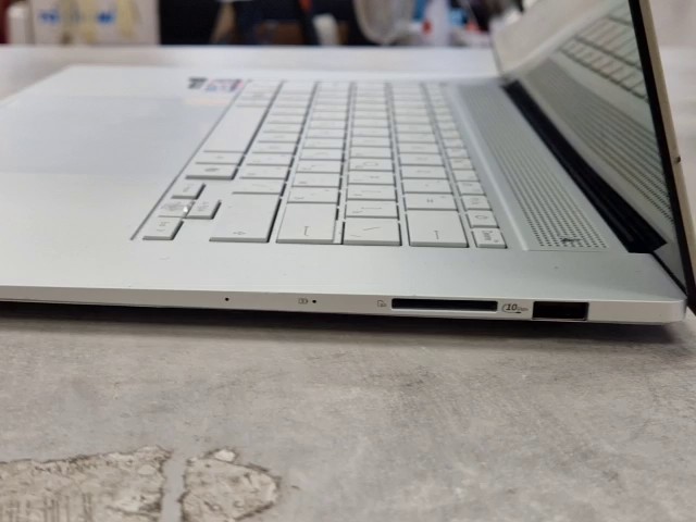 Asus Zenbook S 16 UM5606 2024 Weiß, AMD Ryzen AI 9 HX 370, 32GB RAM, 1TB SSD, Radeon 890M | Zustand: Sehr Gut – Bild 4