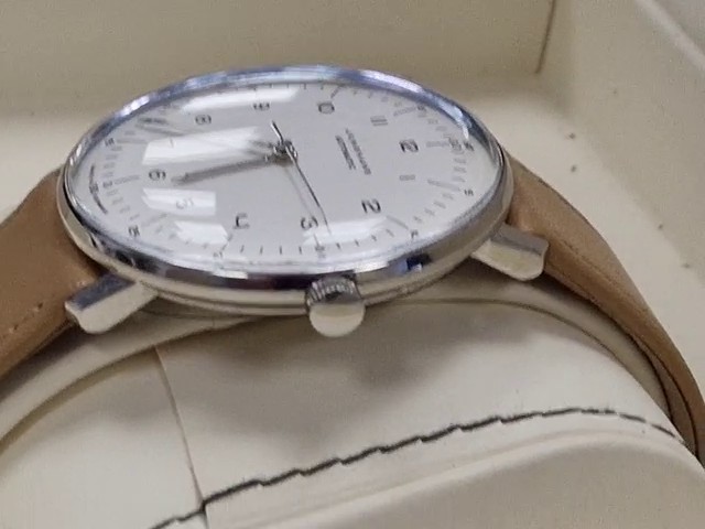 Junghans Max Bill Automatic 027/3502.04 Weiß, Herrenuhr, EdelstahLadegerätehäuse Ø 38 mm, Automatikwerk, braunes Lederarmband, weißes Zifferblatt, mit OVP, Box und Zertifikat | Zustand: Wie Neu – Bild 2