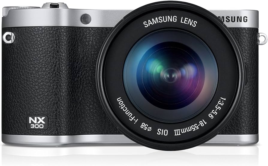 Samsung NX300 Schwarz-Silber, 18-55mm OIS III Objektiv, i-Function, Tragegurt, Sonnenblende | Zustand: Sehr Gut