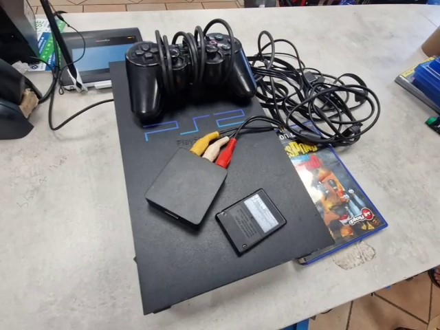 Sony PlayStation 2 SCPH-39004 Schwarz, PAL, leichte Kratzer und Staub, inkl. Controller, Netzkabel, HDMI-Adapter und Memory Card | Zustand: Sehr Gut | Farbe: schwarz – Bild 3