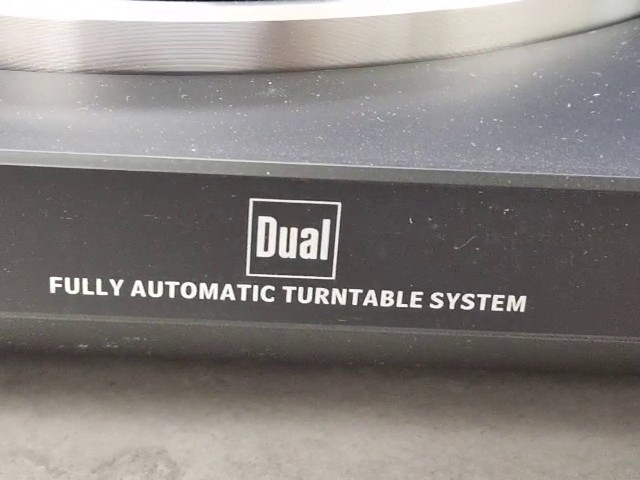 Dual DT 400 USB Schwarz, Vollautomatischer Plattenspieler mit USB-Anschluss, leichte Staubablagerungen, Zubehör: Netzkabel | Zustand: Sehr Gut – Bild 2