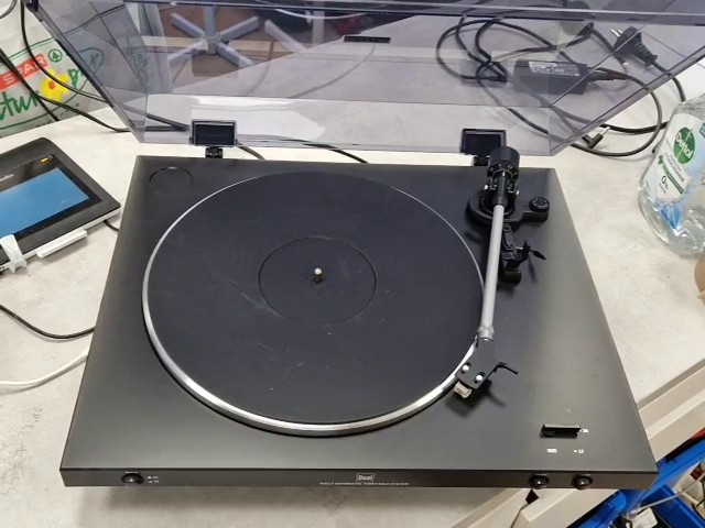 Dual DT 400 USB Schwarz, Vollautomatischer Plattenspieler mit USB-Anschluss, leichte Staubablagerungen, Zubehör: Netzkabel | Zustand: Sehr Gut – Bild 3