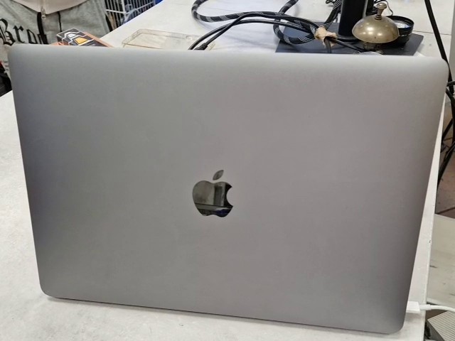 Apple MacBook Pro 13" (2017) i5 8GB Space Grau * Sehr Gut, 13,3" Retina Display, 2,3 GHz Dual-Core i5, 8 GB RAM, Intel Iris Plus Graphics | Zustand: Sehr Gut – Bild 5