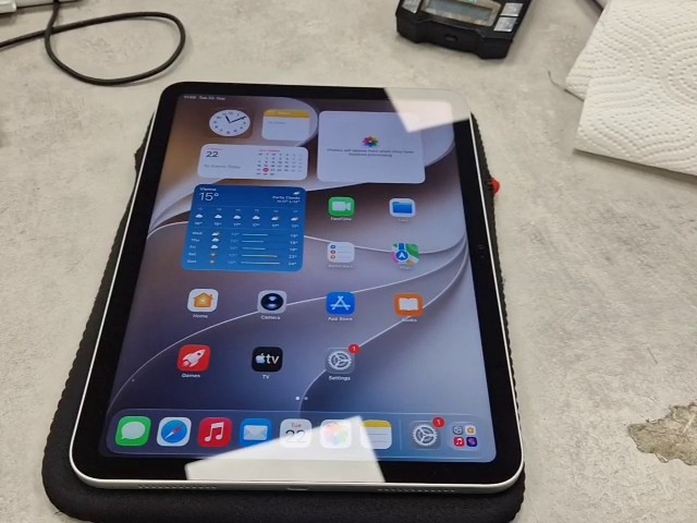 Apple iPad 10. Generation 64GB Silber * Sehr Gut, silber, 10,9" Liquid Retina Display, A14 Bionic Chip, 12 MP Kamera, Touch ID, USB-C. | Zustand: Sehr Gut | Farbe: silber – Bild 3