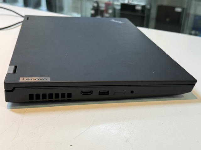 Lenovo ThinkPad P15 Gen 1 2020 Schwarz, Intel Core i7-10850H, 16GB RAM, 512GB SSD, Windows 11 Pro, 115 Ladezyklen, inkl. Original-Netzteil | Zustand: Gut – Bild 4