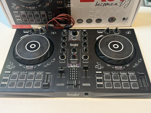 Hercules DJControl Inpulse 300 MK2 Schwarz, 2-Deck DJ-Controller mit Beatmatch Guide, kompatibel mit Serato DJ und DJUCED, inkl. Verpackung und Kabel | Zustand: Sehr Gut – Bild 3