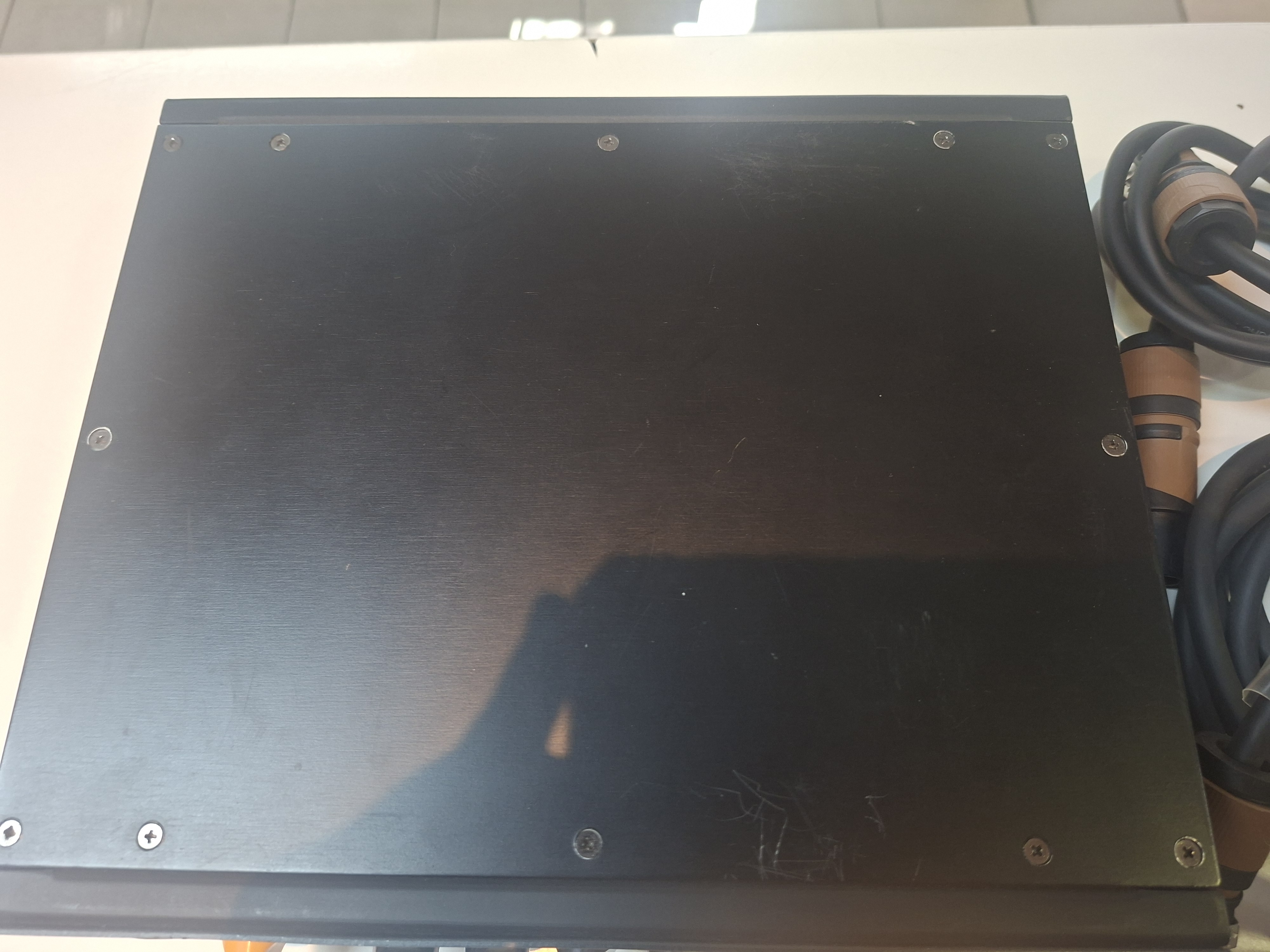 Markbass Little Mark 250 Black Line schwarz, Mit Kabeln und Zubehör. Kompakter E-Bass-Verstärker, Class-D, 250 Watt, 4-Band-EQ, VLE- und VPF-Filter, hat ein paar Kratzer, inkl. Zubehör | Zustand: Gut – Bild 4