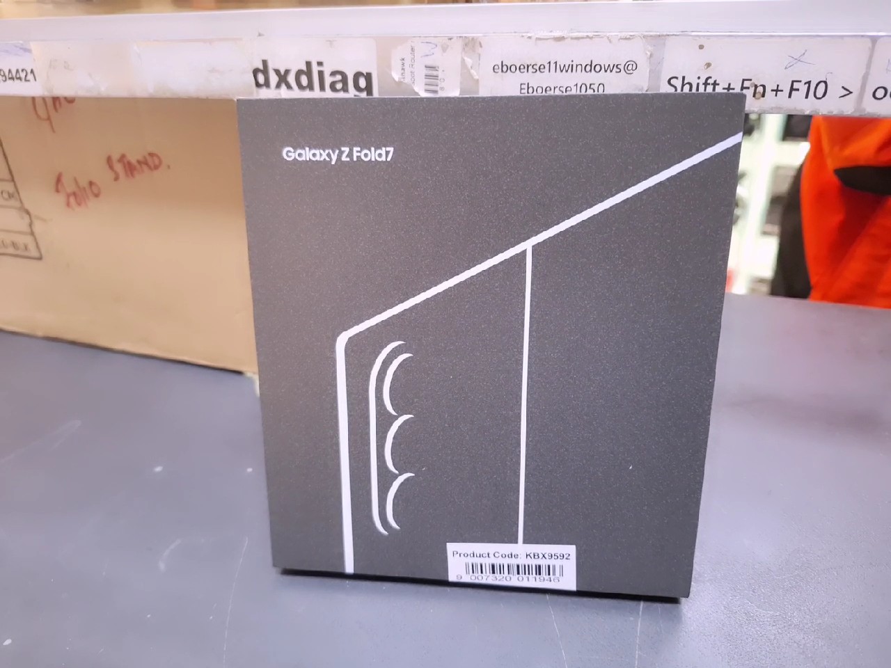 Samsung Galaxy Z Fold7 256GB, Farbe Jetblack, leichte Gebrauchsspuren am Gehäuse, inklusive Originalverpackung (OVP) | SimLock: Frei | Zustand: Sehr Gut | Farbe: schwarz | Akku: 100% – Bild 7