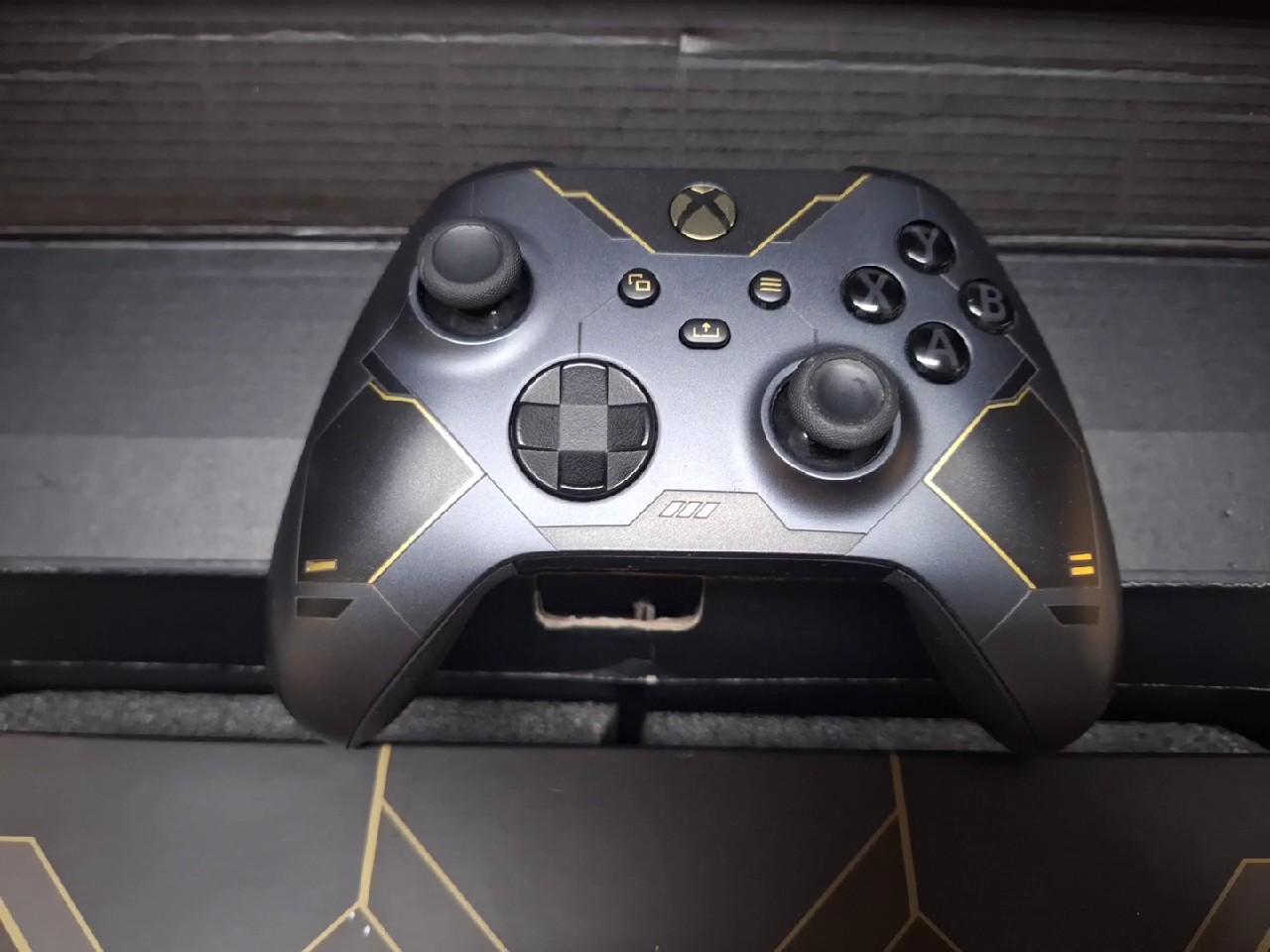 Microsoft Xbox Series X Halo Infinite 2021, OVP1TB SSD, Limited Edition, OVP, Actung: Controller linke Seite Stickdrift defekt | Zustand: Sehr Gut | Farbe: schwarz – Bild 5