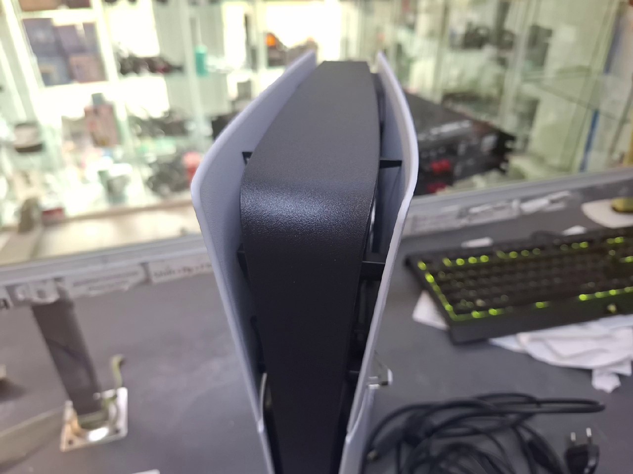 Sony PlayStation 5 Slim Digital Edition Weiß, Wie neu, ohne Verpackung, inkl. Controller und aller Kabel | Zustand: Sehr Gut | Farbe: weiss – Bild 3