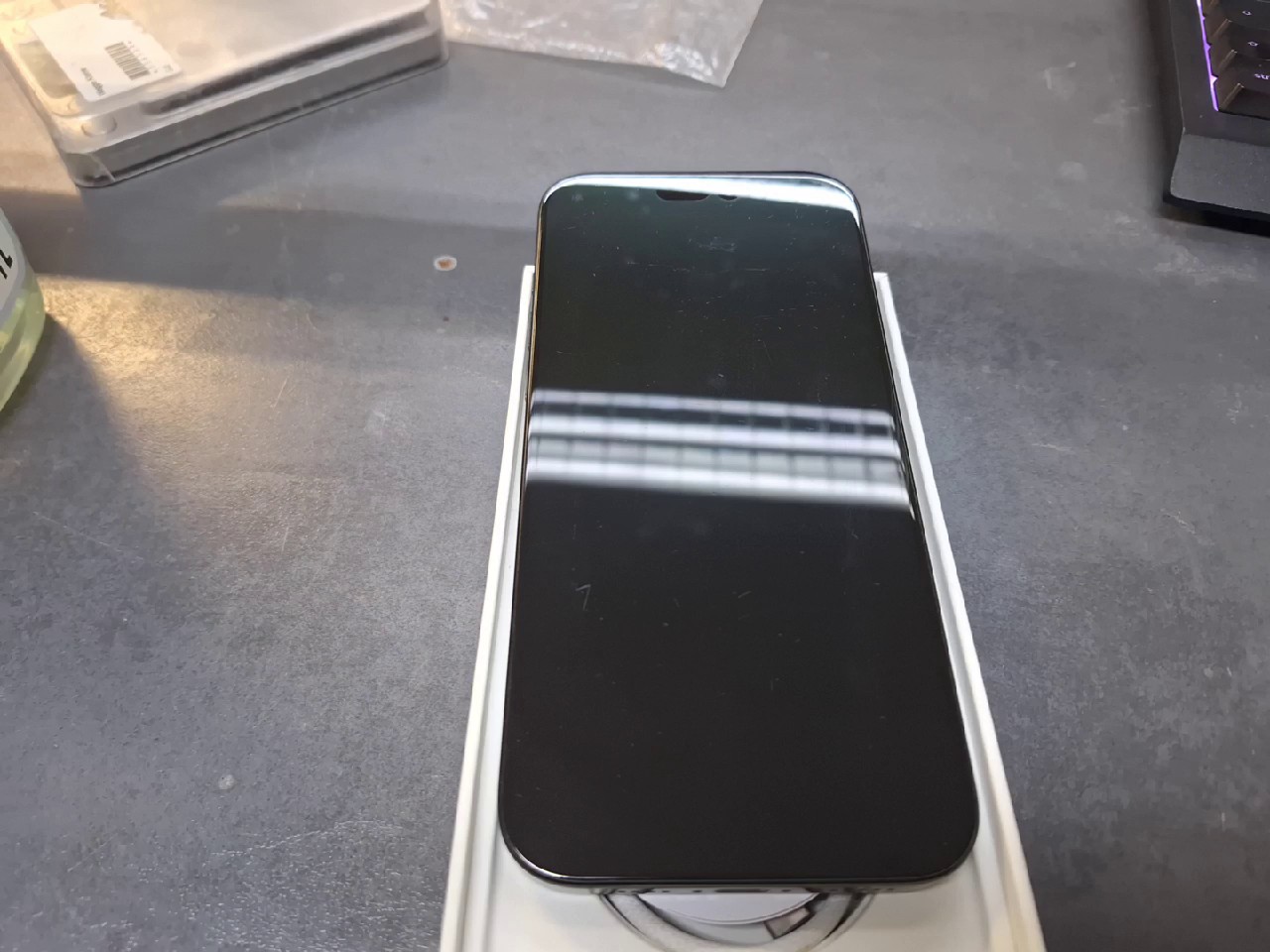 iPhone 16 Pro Max 256GB, OVP, Display mit Gebrauchsspuren | SimLock: Frei | Zustand: Gut | Farbe: schwarz | Akku: 87% – Bild 2