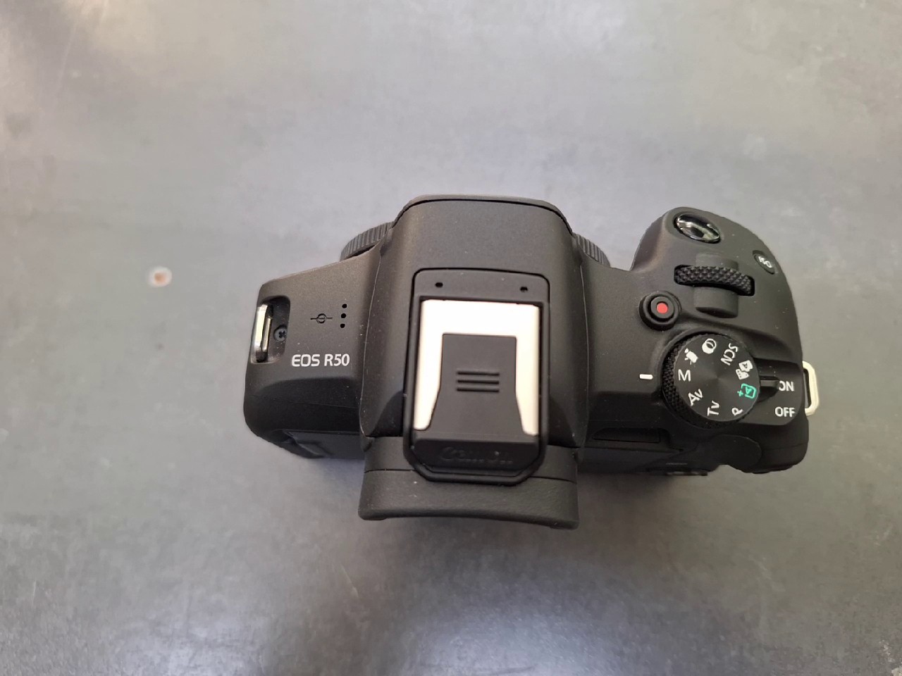 Canon EOS R50 Schwarz, Body, Spiegellose Systemkamera (APS-C), 24,2 MP, 4K Video, Auslösungen: 1304. 1 Akku+Ladegerät | Zustand: Wie Neu – Bild 4