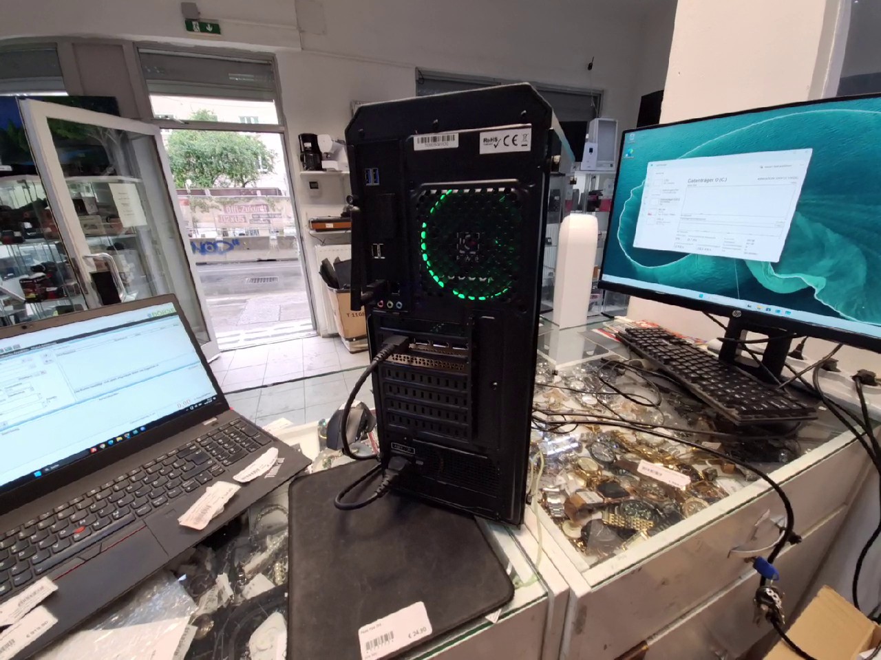Gaming PC Greed MK2, Schwarz, AMD Ryzen 7 5700X, 32GB RAM, 1TB NVMe SSD, RTX 5060 Ti 16GB, Windows 11 Pro, RGB - WLAN | Zustand: Sehr Gut – Bild 4