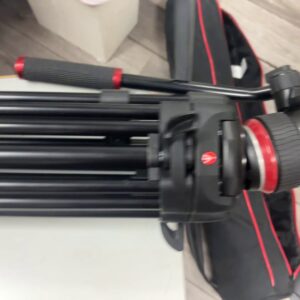 Manfrotto 504X MVTTWINMA Stativ, Manfrotto Stativsystem mit 504X Fluid-Videokopf und MVTTWINMA Aluminium-Zweibeinstativ inkl. Tasche. | Zustand: Sehr Gut