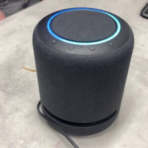 Amazon Echo Studio Anthrazit, Smarter High-Fidelity-Lautsprecher mit 3D-Audio, Dolby Atmos, integriertem Smart-Home-Hub und Alexa-Sprachsteuerung | Zustand: Sehr Gut