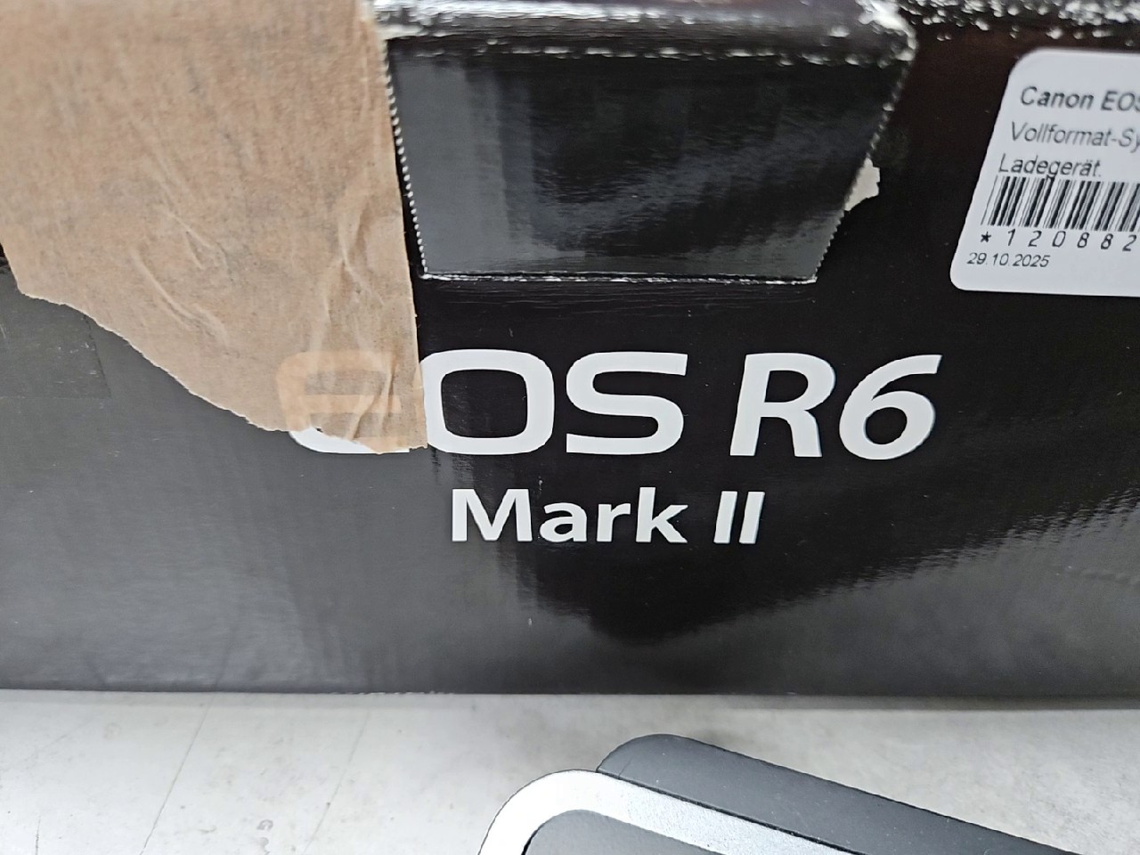 Canon EOS R6 Mark II schwarz, 24,2 MP Vollformat-Sensor, 4K60p Video, RF-Mount, OVP, Gurt, Handbuch, ohne Objektiv, ohne Ladegerät | Zustand: Sehr Gut – Bild 2