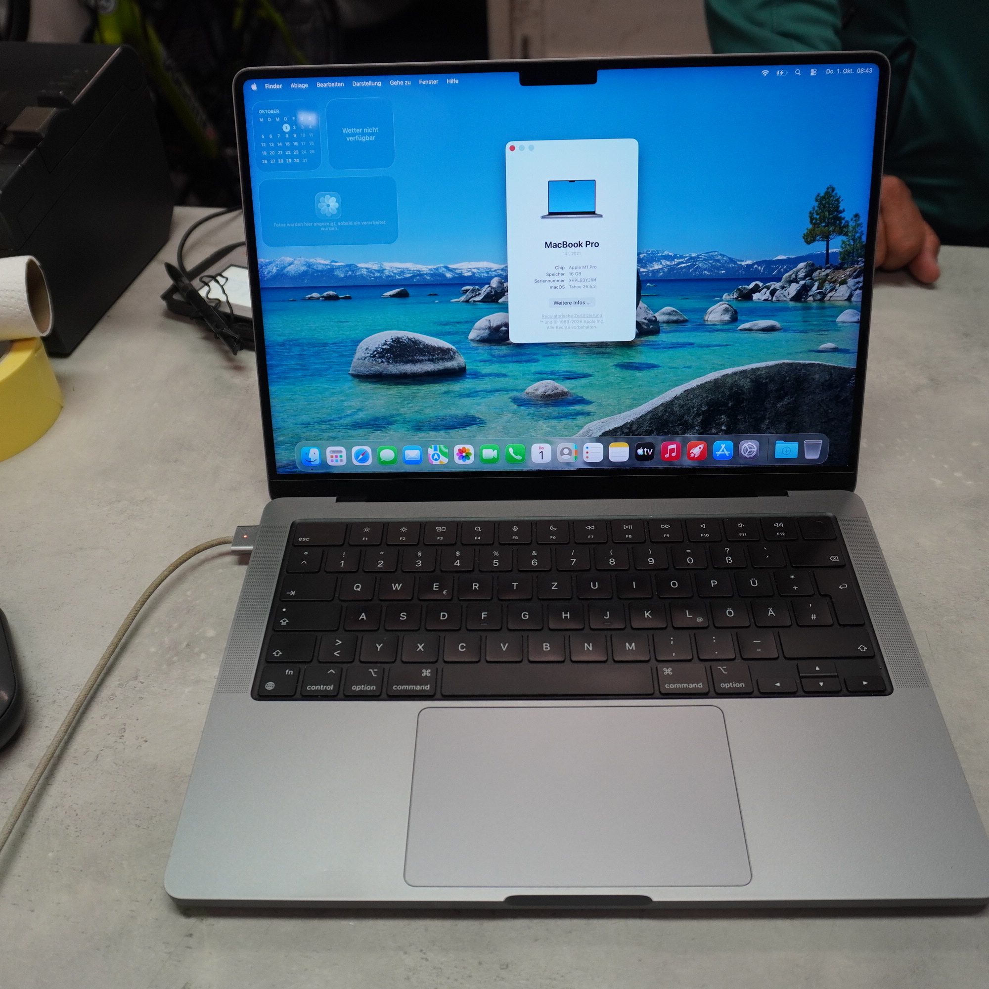 Apple MacBook Pro 14 (2021) Spacegrau , M1 Pro, 16 GB RAM,512GB SSD | Zyklen :343 inkl. Ladegerät | Zustand: Gut – Bild 2