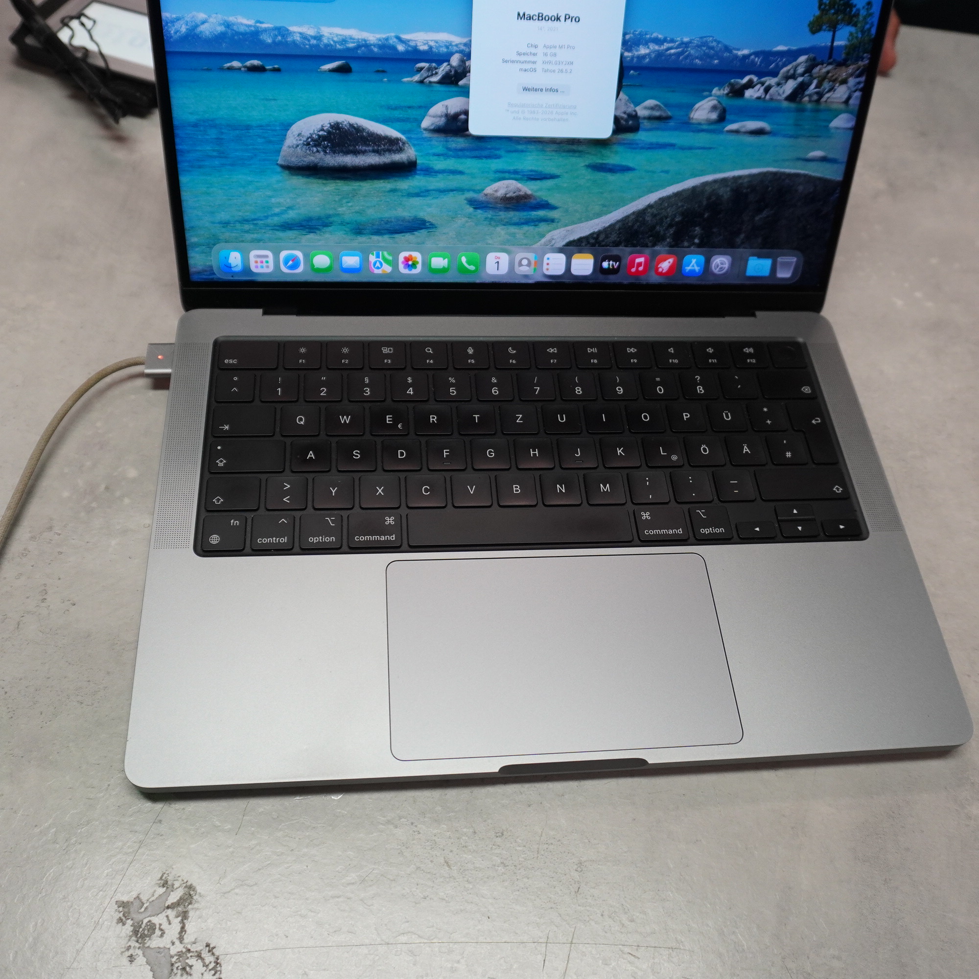 Apple MacBook Pro 14 (2021) Spacegrau , M1 Pro, 16 GB RAM,512GB SSD | Zyklen :343 inkl. Ladegerät | Zustand: Gut – Bild 4