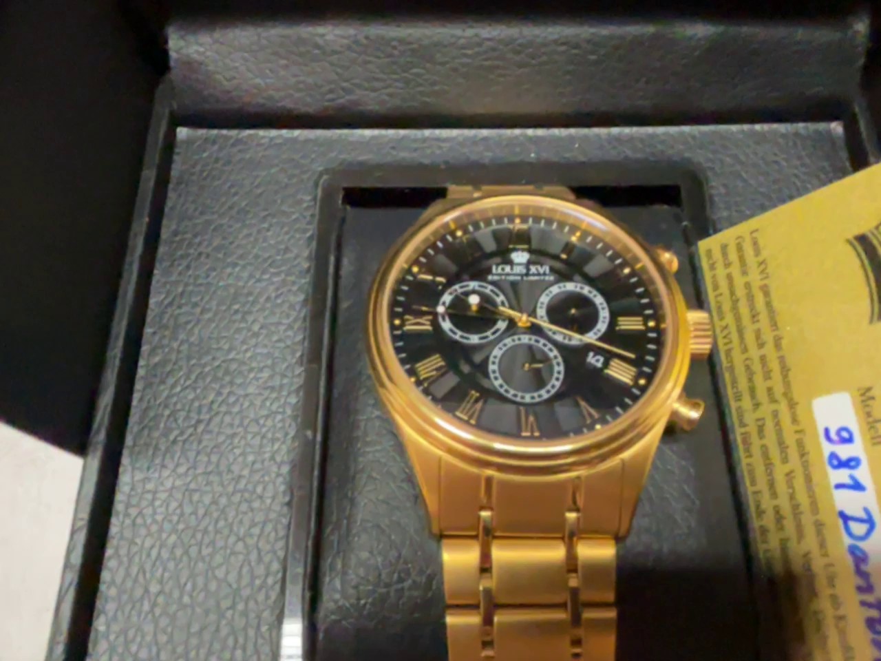 Louis XVI Danton 981 Gold Schwarz, Herrenarmbanduhr, EdelstahLadegerätehäuse, Saphirglas, Chronograph, Datumsanzeige, inkl. Box und Karte | Zustand: Sehr Gut | Farbe: gelb – Bild 3