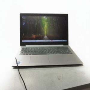 Lenovo IdeaPad 330-15IKB, 2018, Grau, 15,6 enovo Ideapad 330-15ikb | i3-8130u 8gb ram 256gb display hat pixel fehler Ladegerät ist nicht original | Zustand: Gut