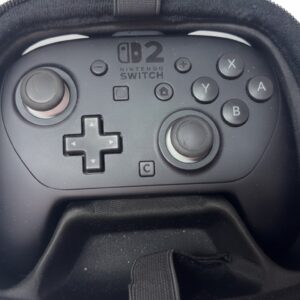 Nintendo Switch 2 Pro Controller Schwarz, Kabelloser Gamepad für Nintendo Switch 2 mit C-Taste, programmierbaren Rücktasten (GL | GR), HD-Vibration und 3,5-mm-Klinkenanschluss. | Zustand:: Sehr Gut | Farbe: schwarz