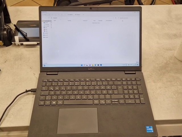 Dell Latitude 3520, i3-1115G4, 8GB RAM, Windows 11 Pro, Hülle Schwarz | Zustand: Gut