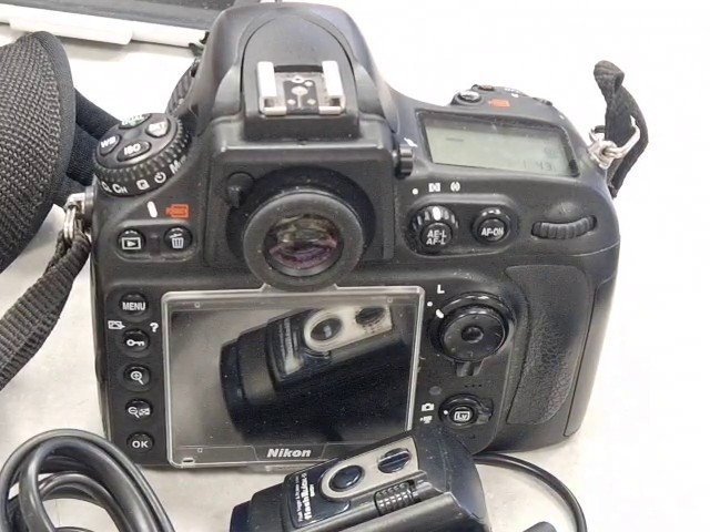 Nikon D800 DSLR mit 50mm f/1.4G & Zubehör, FX-Format, 36.3 MP, inkl. Batteriegriff, Ladegerät. Silber Koffer | Zustand: Gut – Bild 6