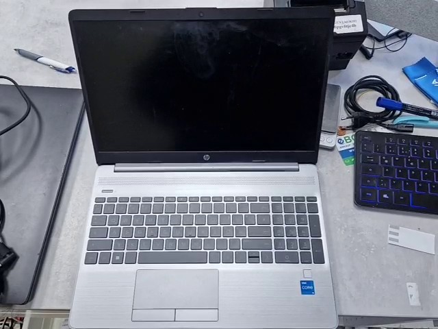 HP 250 g9, i5 1235U / 16gb RAM / 512 GB SSD / Mit Ladegerät | Zustand: Gut – Bild 2