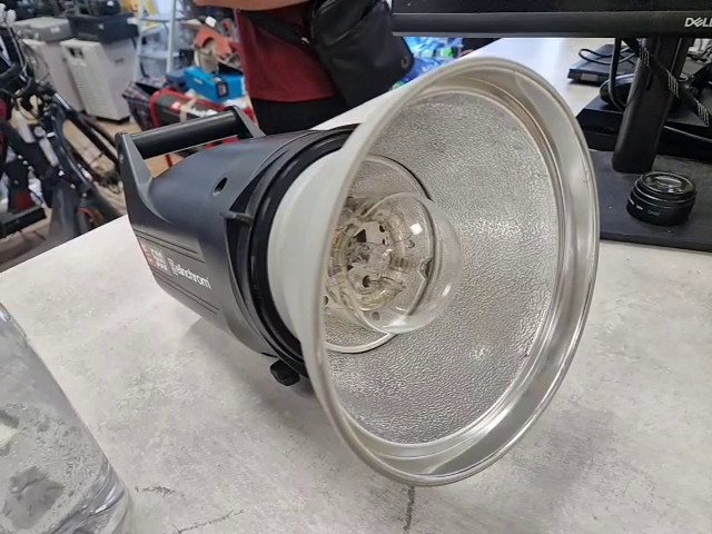 Elinchrom ELC Pro HD 500 Studioblitz, 500 Ws, Oled-Display, integriertes Skyport-Modul, inkl. Reflektor | Zustand: Sehr Gut – Bild 5
