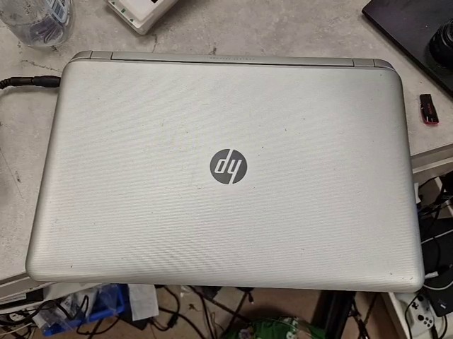 HP Pavilion Notebook, AMD A4-6210, 6 GB RAM, Windows 10 Home, Starke Abnutzung / Flecken lg | Zustand: Gut – Bild 5